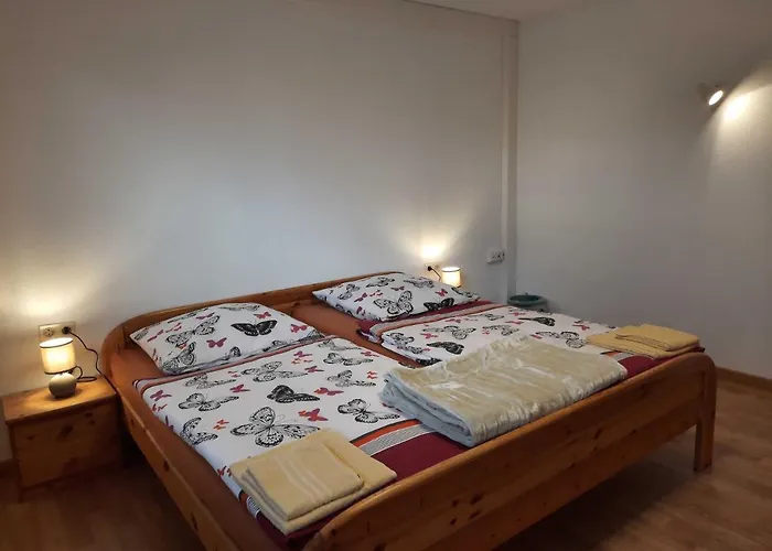 Haus Waldeck Homestay *